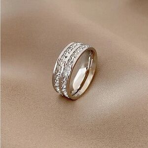 Tavy Bloom Double Starlight Band Ring in Silver